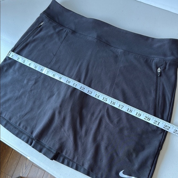Nike Black Skirt Athletic Skort with Zip Pockets Golf Tennis Sz L - Picture 11 of 14